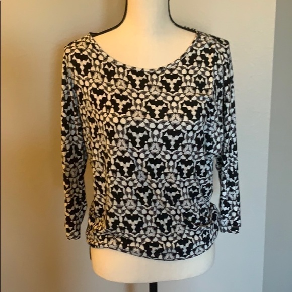 EUC Black and White Print Top - Picture 1 of 3